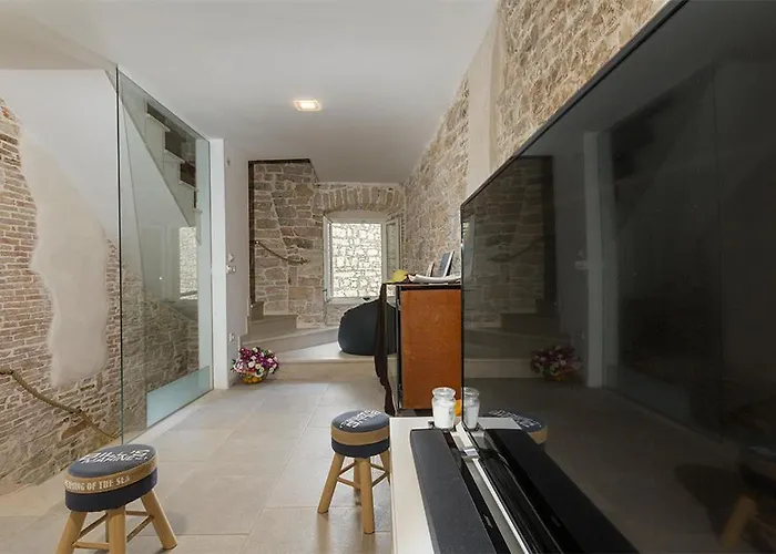 Luxury House * Bale
