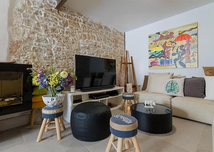 Luxury House * Bale